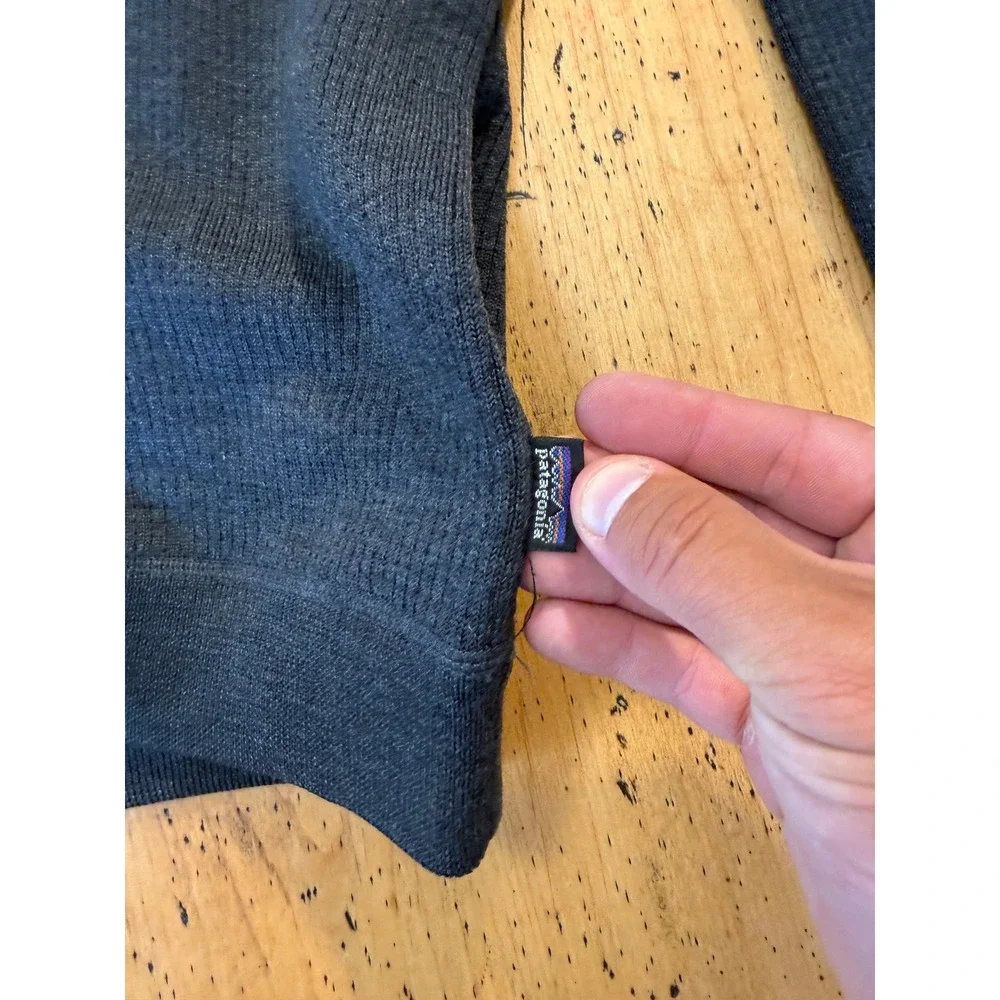 Patagonia Merino Wool XL V-Neck Waffle Knit Sweater Charcoal Grey Mens Pullover